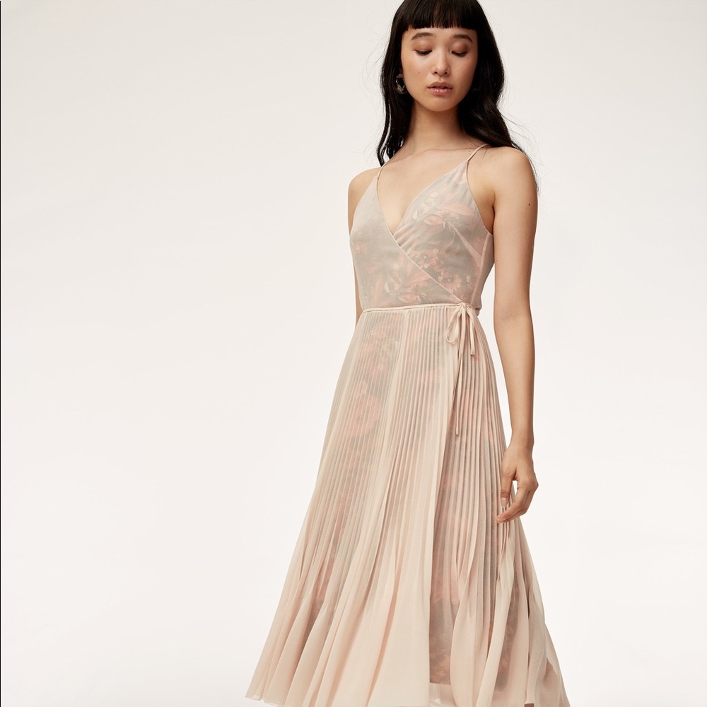 Wilfred Beaune Dress in Rare Denude/Black/Vinland